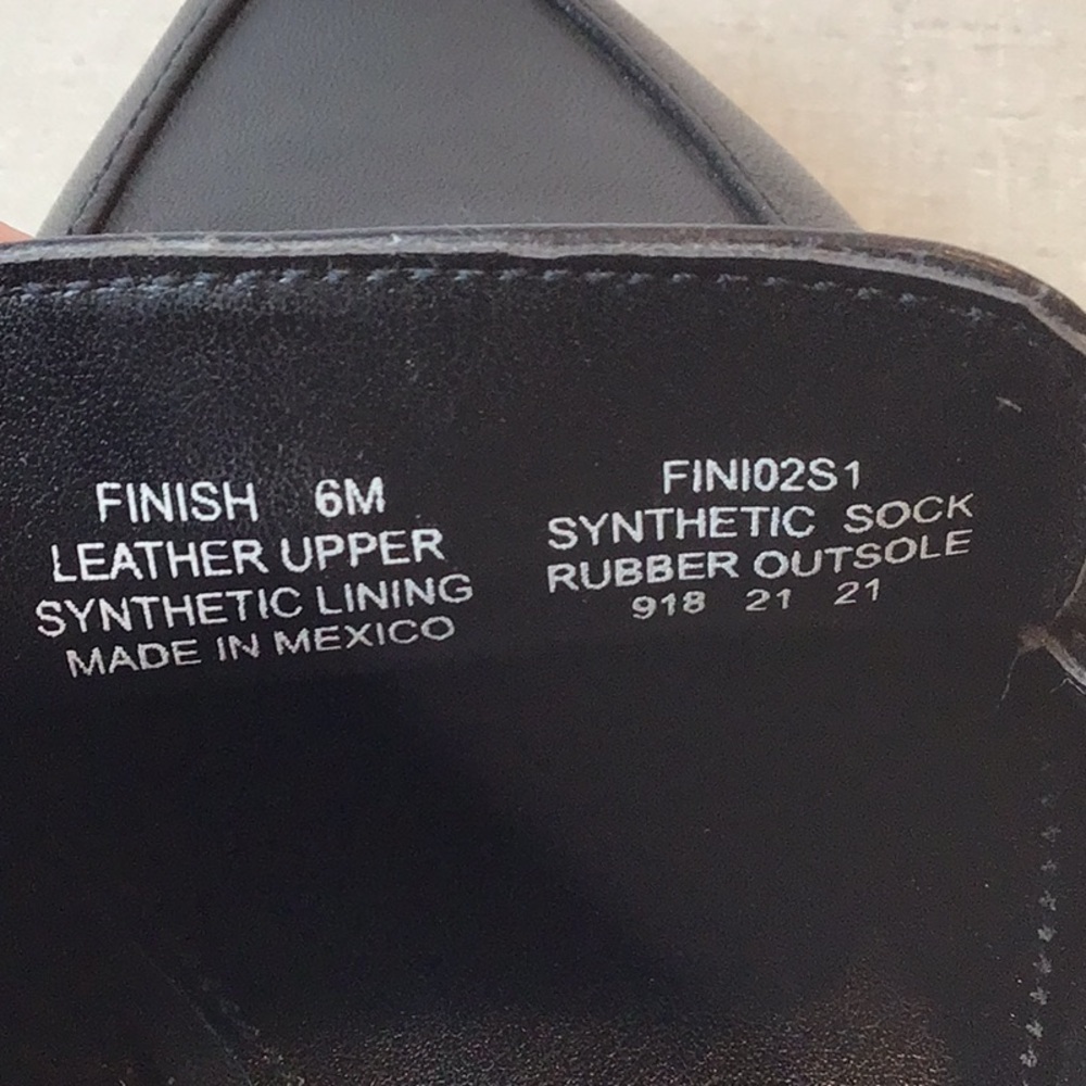 Steve Madden Black Leather Mules with Gold Chain EUC - Picture 5 of 10